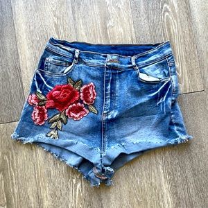 High waisted shorts with rose design - medium